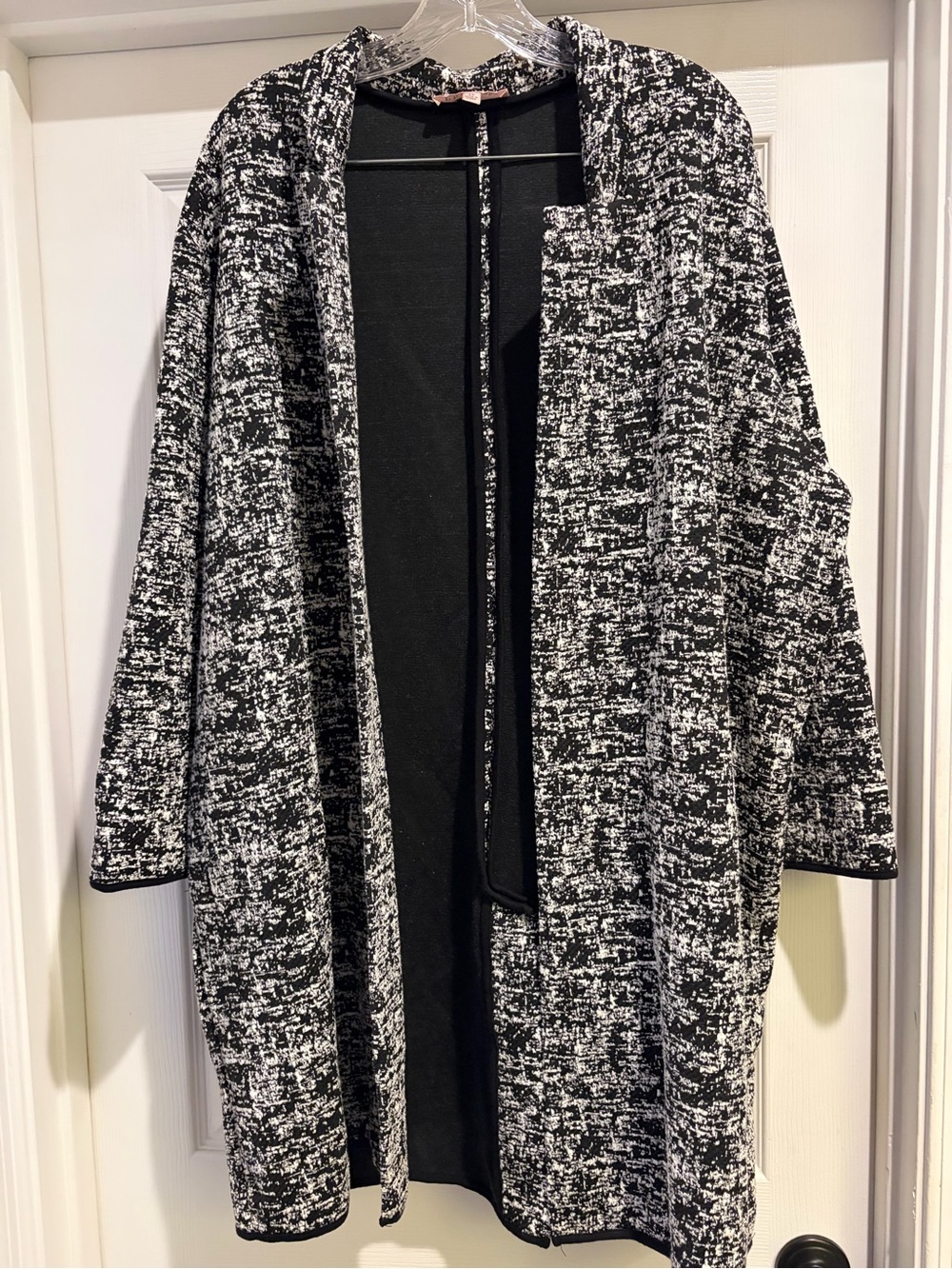 Philosophy Black & White Open Front Textured Cardigan Size 2X
